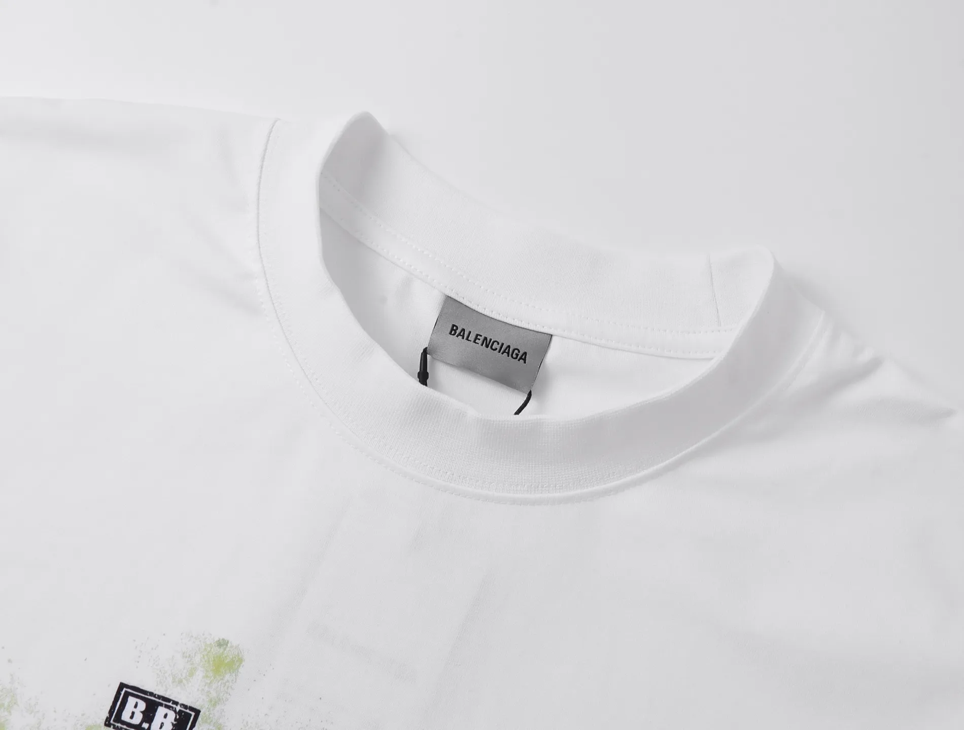 【 . Quality】BALENCI*GA/ .SS 26 New Arrival 。 LOGO T 。 . Authentic 。 ！ ZP 。 260 ， . ， ， 。 。 ， 。 OS . Same Style ：BL 263785 ：White Size：XS S M L